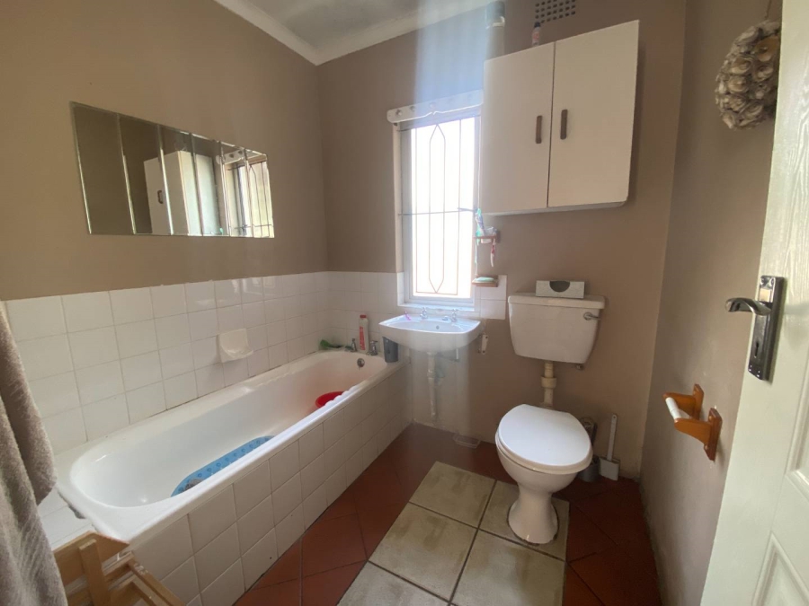 3 Bedroom Property for Sale in Wetton Western Cape
